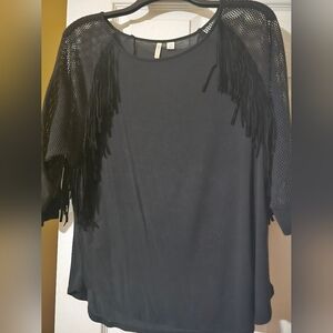 Jersey with see thru sleeves and tassles